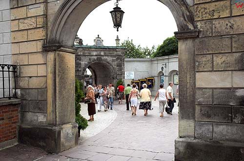 Brama prowadząca do klasztoru Jasnogórskiego
